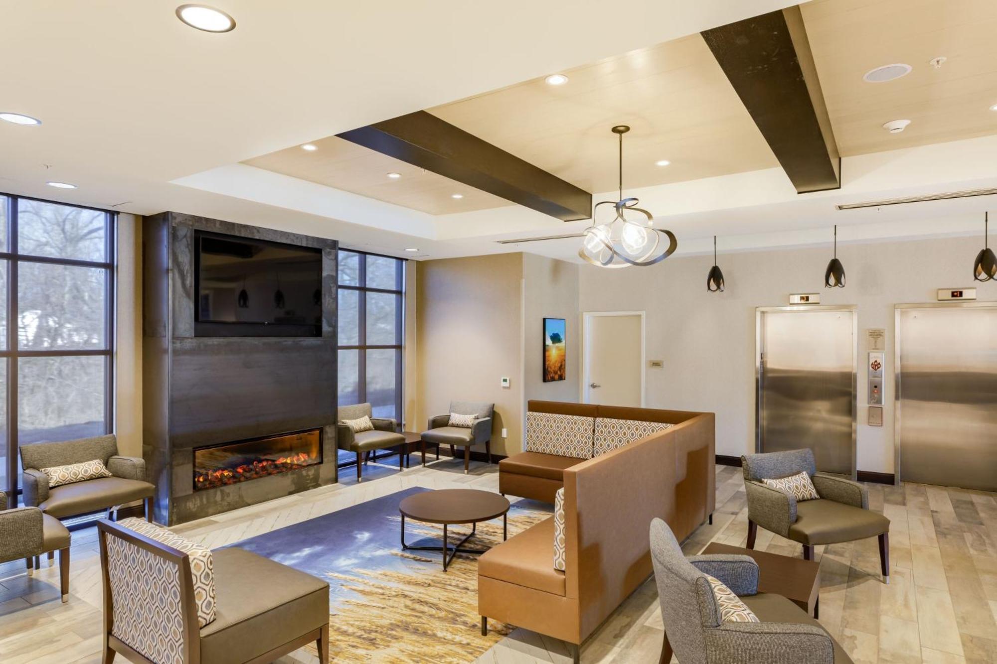 Springhill Suites By Marriott Topeka Southwest Exterior foto