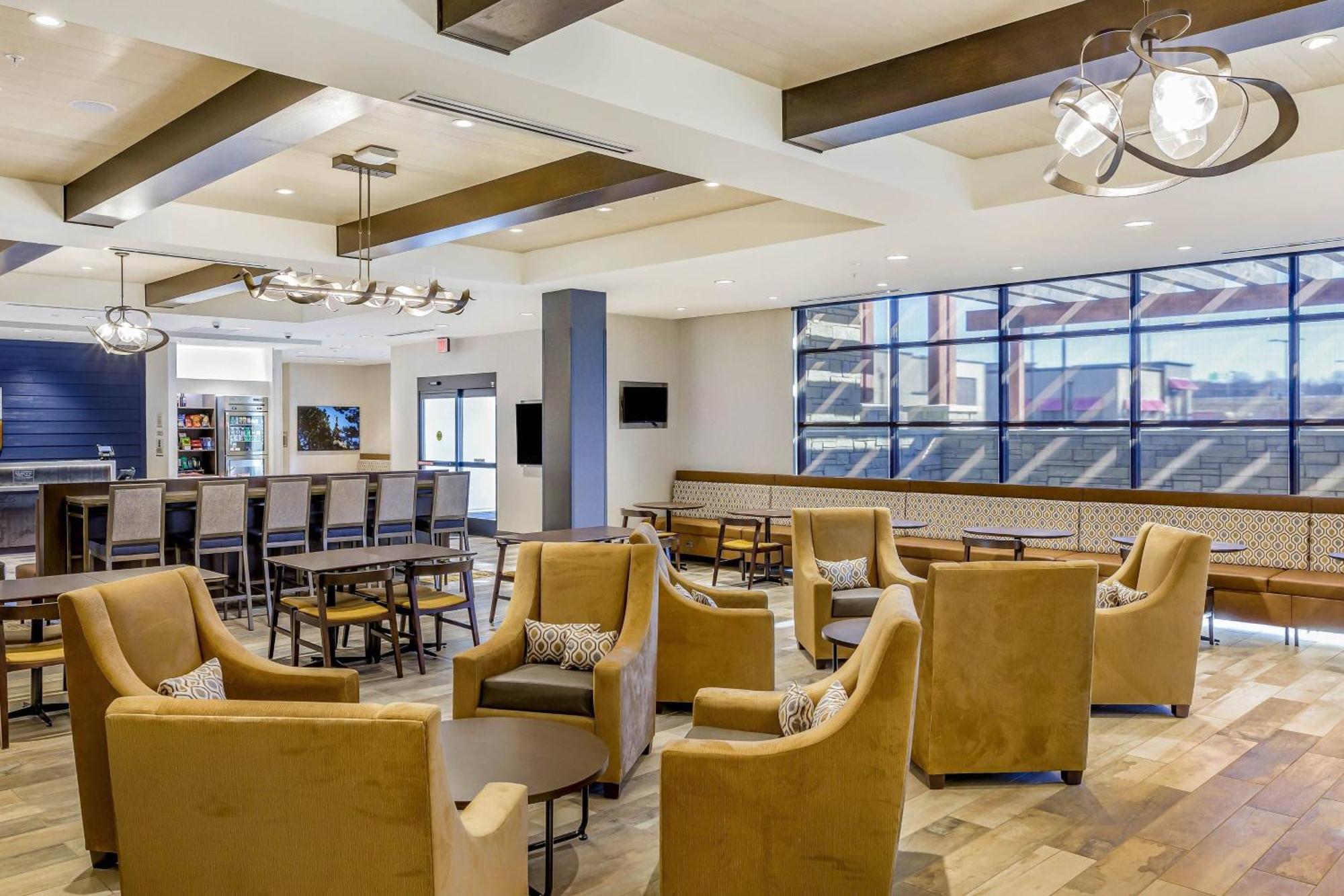 Springhill Suites By Marriott Topeka Southwest Exterior foto